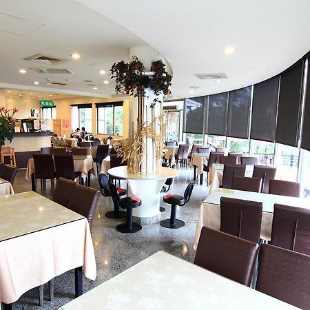 Fuhsing Youth Activity Center Taoyuan Buitenkant foto