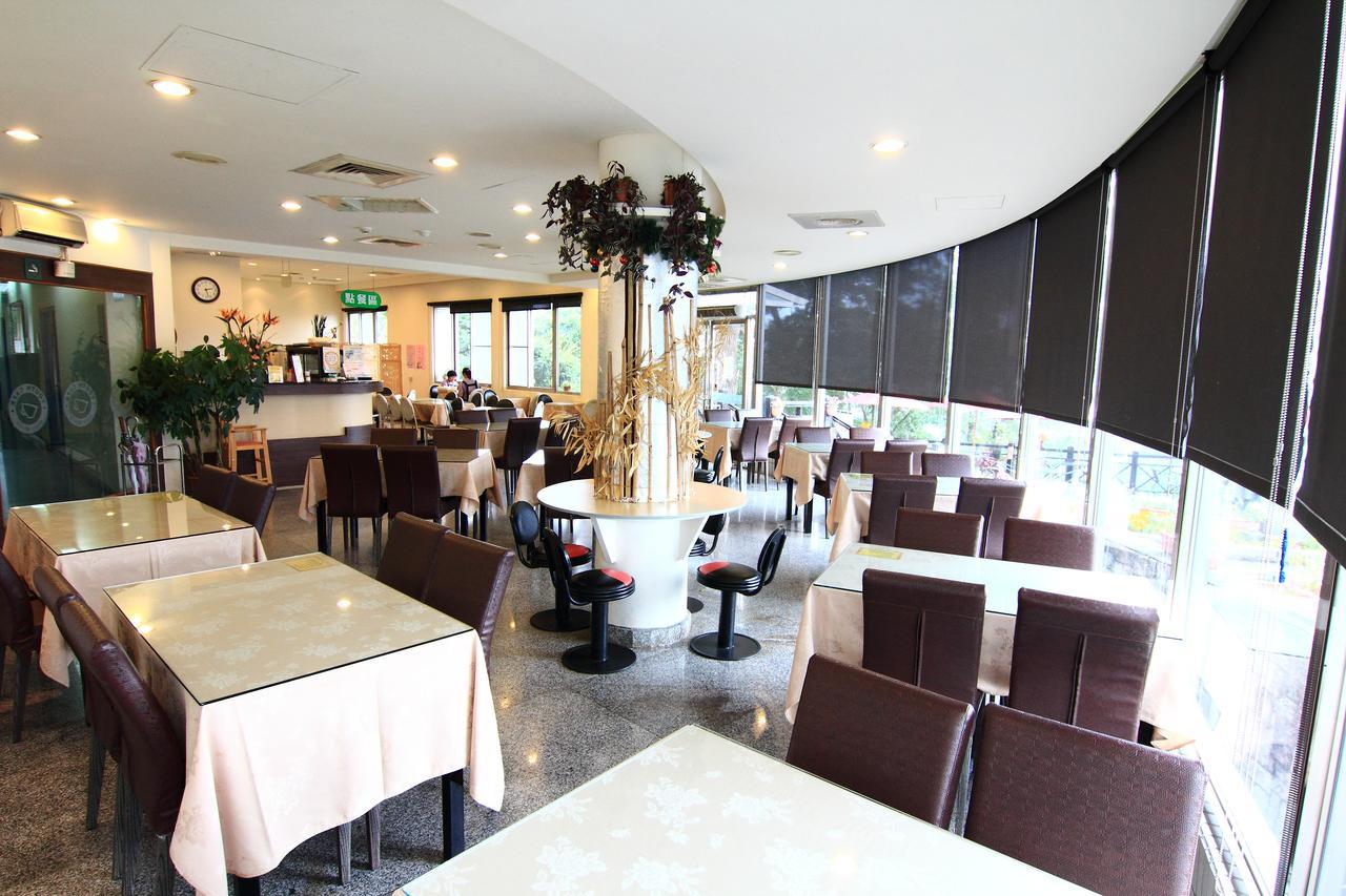 Fuhsing Youth Activity Center Taoyuan Buitenkant foto